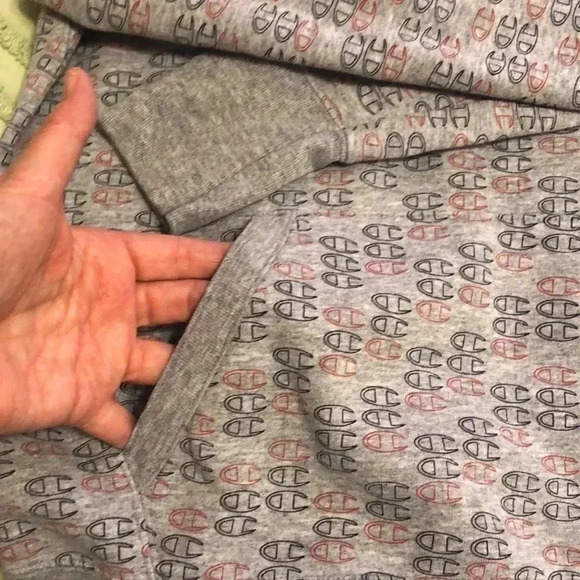 Champion hooded sweatshirt - Picture 3 of 8